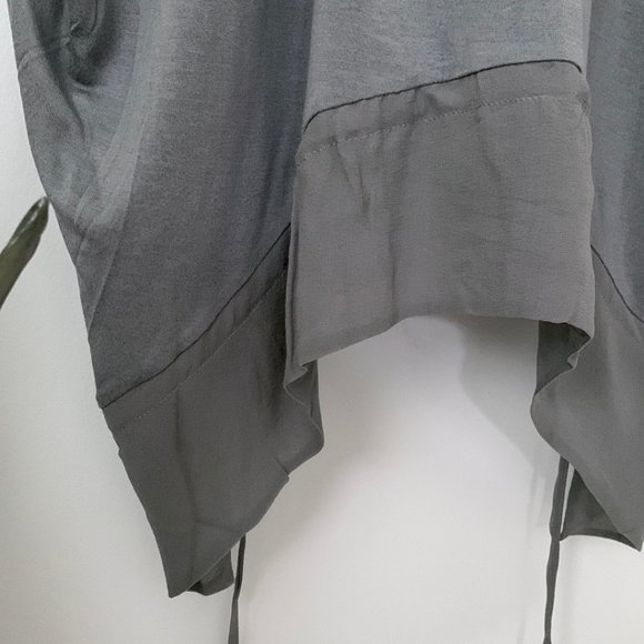 Gold Hawk Grey Silk, Lace, and Bamboo Top Size L NWT - Picture 4 of 8